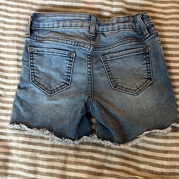 Gap kids sz 7 Jean shorts - Picture 4 of 4
